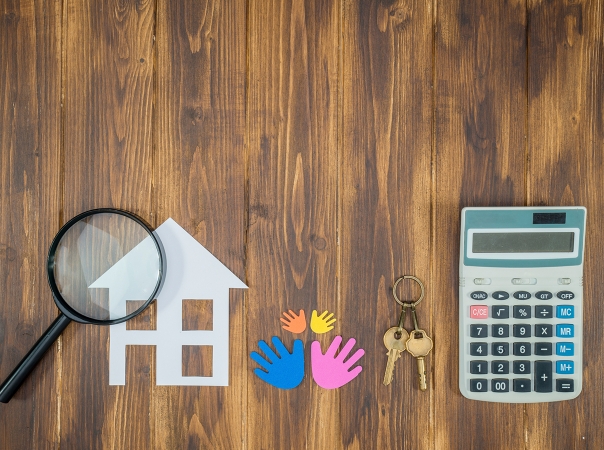 Assortment of household items